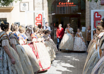 Cáritas Valencia celebra su acto fallero solidario con las Falleras Mayores y sus Cortes de Honor