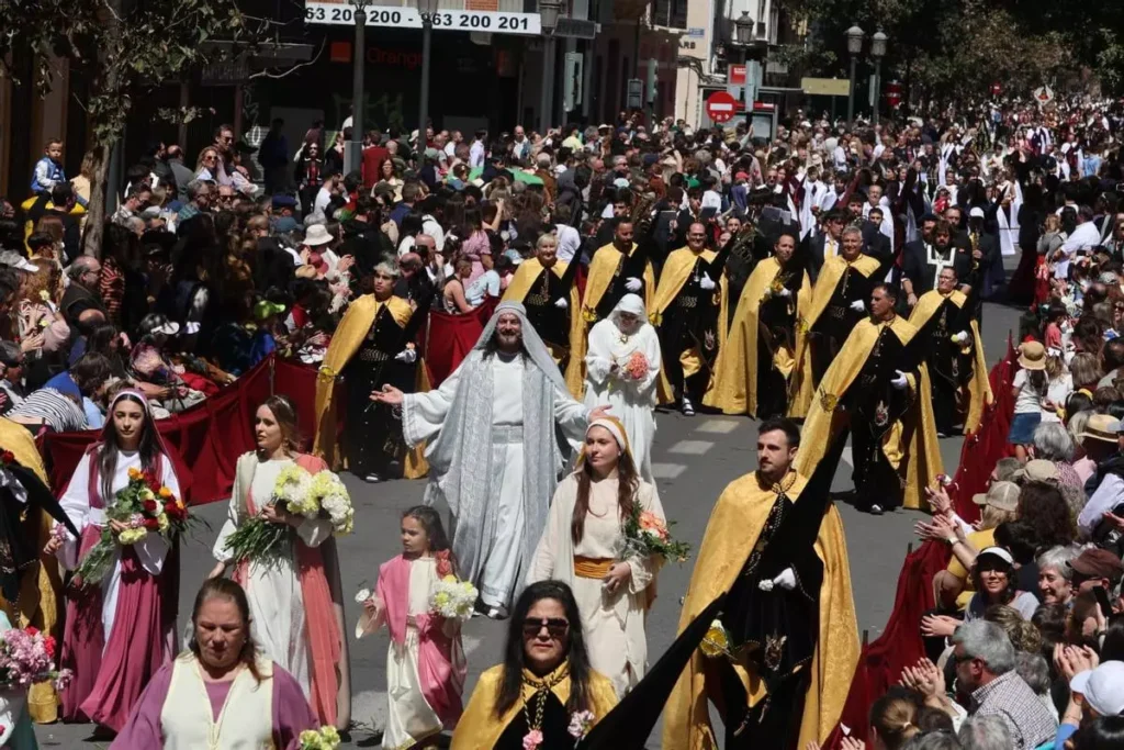 Valencia celebra el renacer de su Semana Santa Marinera, Desfile de Resurección 2 21e876a3 3e90 4fbb 8092 013401c7291a alta libre aspect ratio default 0 x750y333