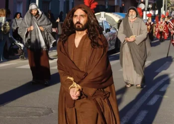 El Cabanyal revive el drama del Prendimiento: el Miércoles Santo se vuelve teatro en la Semana Santa Marinera