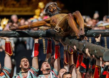 Fe y tradición en Málaga, desembarco de la Legión y traslado del Cristo de la Buena Muerte
