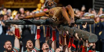 Fe y tradición en Málaga, desembarco de la Legión y traslado del Cristo de la Buena Muerte