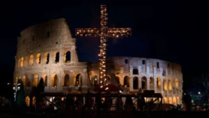 Via Crucis en su primera Semana Santa como Papa hoy desde el Coliseo de Roma en directo 3 669011cbad7ed 2