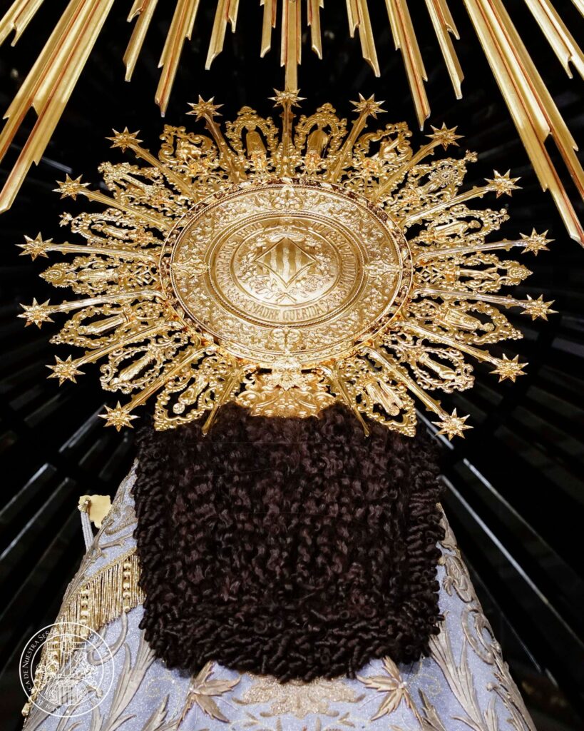 La Virgen de los Desamparados amanece hoy con Joyas Históricas, con la Aureola de las Parroquias 3 684582519 959092290174620 446625941100703384 n