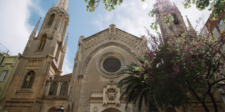 La Basílica de San Vicente Ferrer se viste de gala para honrar al patrón valenciano