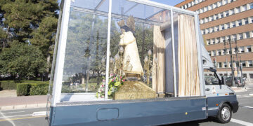 La Basílica y la Hermandad de Seguidores de la Virgen de los Desamparados agradecen a los benefactores la renovación del ‘Maremòbil»