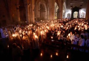 La Catedral de Valencia acoge la solemne Vigilia Pascual presidida por el Arzobispo 5 VigiliaPascual WEB3