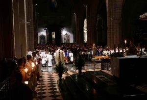 La Catedral de Valencia acoge la solemne Vigilia Pascual presidida por el Arzobispo 4 VigiliaPascual WEB4