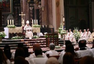 La Catedral de Valencia acoge la solemne Vigilia Pascual presidida por el Arzobispo 2 VigiliaPascual WEB9