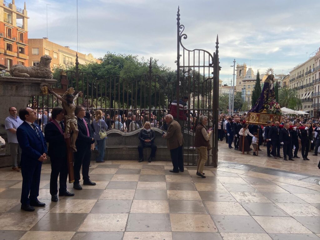 ¡Torrent Conquista la Catedral de Valencia! Marea de Esperanza y Devoción 3 WhatsApp Image 2026 04 25 at 20.38.33
