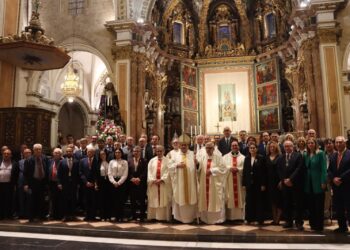 ¡Torrent Conquista la Seo! Una Marea de Esperanza y Devoción Deslumbra en Valencia