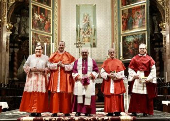 La Catedral de Valencia acoge la toma de posesión de los nuevos canónigos de la Seo