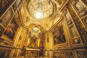 capilla del sacramento dentro de la catedral santa maria assunta en el centro historico rieti italia 115611614