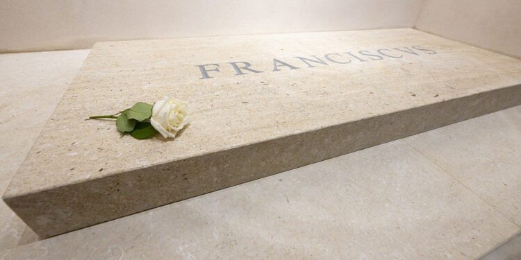 Roma conmemora hoy el primer aniversario de la partida de Francisco