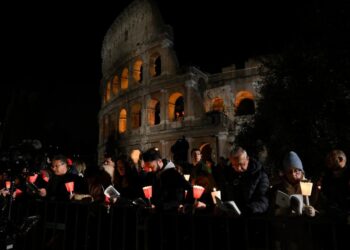 El Vía Crucis del Coliseo: Un Gesto Histórico de León XIV