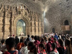 Más que polvo y sandalias: Cien jóvenes redescubren el "secreto" mejor guardado de Valencia 2 oracion paz peregrinacion jovenes sto caliz 03 1