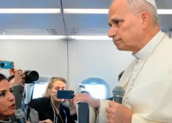 El Papa reafirma el "no" a las bendiciones gay: "La unidad no debe girar sobre cuestiones sexuales"