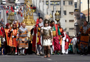 Alcoy inicia un Año Jubilar extraordinario para conmemorar el 750 aniversario del patronazgo de San Jorge 2 procesion reliquia sant Jorgi Alcoi 1
