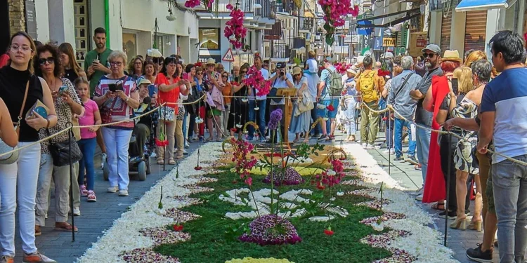 El Corpus Christi envuelve a España en su fiesta más deslumbrante y efímera