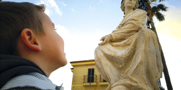 Carmelitas de la Caridad-Vedruna, dos siglos al servicio de la educación y los más vulnerables 1 Carmelitas de la Caridad-Vedruna, dos siglos al servicio de la educación y los más vulnerables