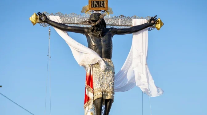 Restaurarán histórica imagen del Cristo Negro de San Román tras daños en procesión en México 1 Restaurarán histórica imagen del Cristo Negro de San Román tras daños en procesión en México
