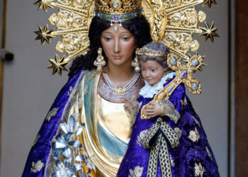 La Virgen de los Desamparados historia viva del Reino de Valencia