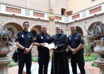 La Policia de la Generalitat recupera un libro del siglo XVII perteneciente al Convento Ntra. Sra. del Remei de Vic 1 La Policia de la Generalitat recupera un libro del siglo XVII perteneciente al Convento Ntra. Sra. del Remei de Vic