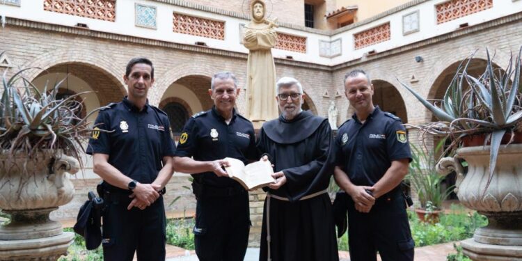 La Policia de la Generalitat recupera un libro del siglo XVII perteneciente al Convento Ntra. Sra. del Remei de Vic 1 La Policia de la Generalitat recupera un libro del siglo XVII perteneciente al Convento Ntra. Sra. del Remei de Vic