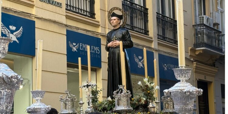 El Sagrado Corazón y el Padre Arnaiz conquistan el centro histórico de Málaga 1 El Sagrado Corazón y el Padre Arnaiz conquistan el centro histórico de Málaga