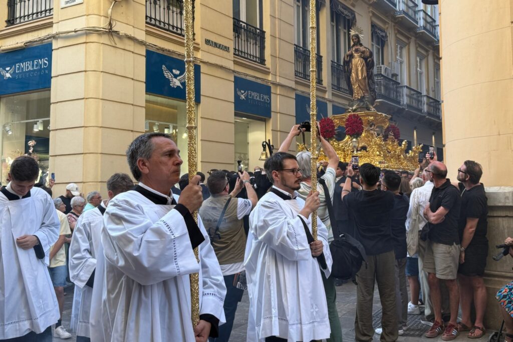 El Sagrado Corazón y el Padre Arnaiz conquistan el centro histórico de Málaga 2 271976