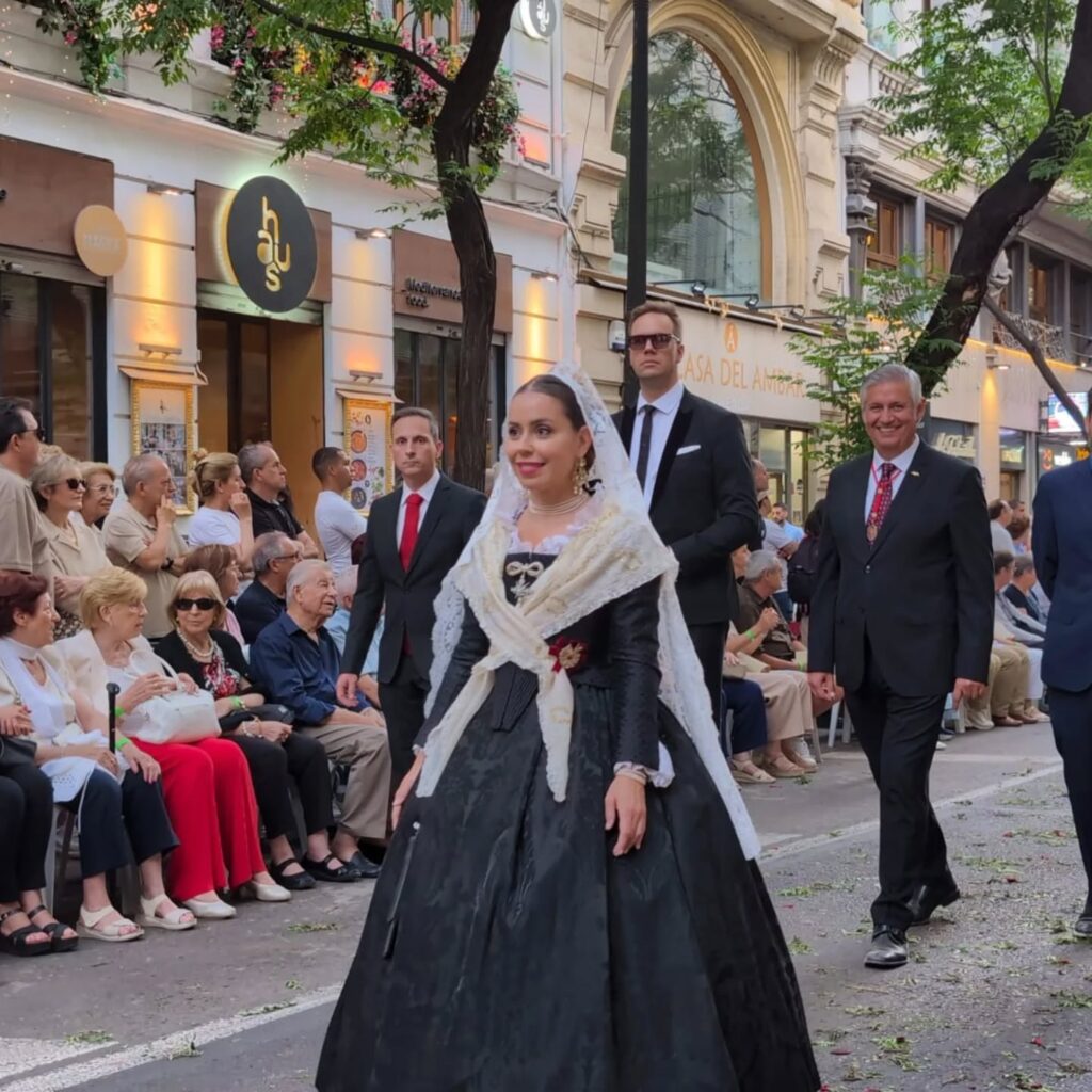 La entidad valencianista "Lo Rat Penat" participó en el Corpus de la Capital 4 718315775 18420093826177575 2815550583818258602 n