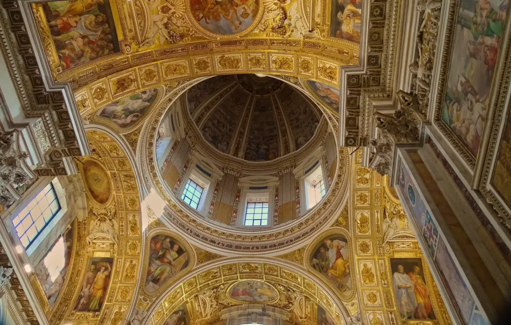 Basílica de Santa Maria la Mayor de Roma, el Santuario mariano más importante y antiguo de Occidente 9 Cupula Basilica Santa Maria Mayor de Roma