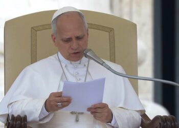 León XIV insta a tomar las calles por el Corpus Christi a un día de su llegada a España