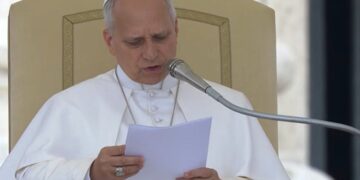León XIV insta a tomar las calles por el Corpus Christi a un día de su llegada a España
