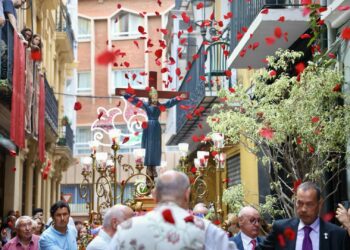 Valencia revive su procesión más antigua con los honores a Sant Bult