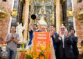 El Valencia Basket ofrece su título a la Virgen de los Desamparados