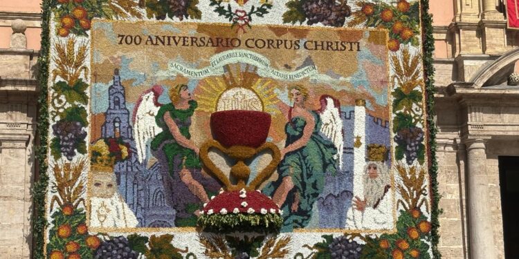 Valencia se engalana para su "Festa Grossa", el Corpus Christi
