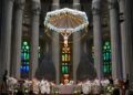 Barcelona se corona con la cruz: El Papa León XIV consagra el cielo de la Sagrada Familia