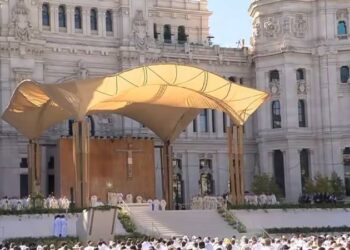 León XIV abarrota Madrid ante 1,5 millones de fieles y redefine el Corpus: "No es folclore ni un museo del pasado"