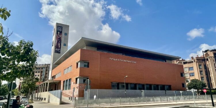 Toma de posesión del nuevo párroco de la Parroquia San Josemaría Escrivá de Valencia