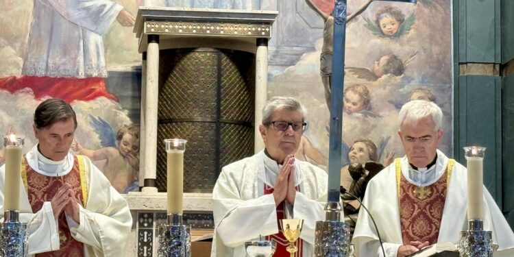 Santa Misa por Venezuela en la Parroquia de San Josemaría Escrivá de Valencia