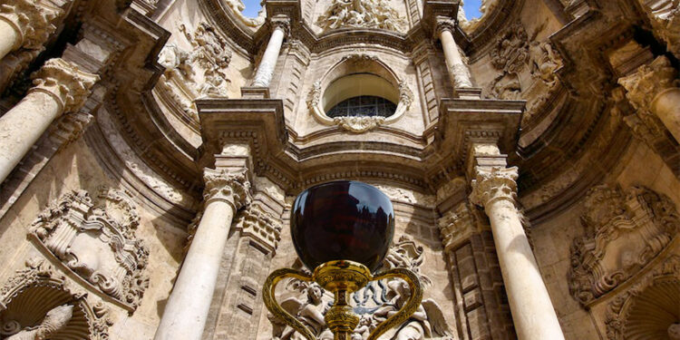 Valencia digitaliza la ruta turística del Santo Cáliz con una aplicación móvil y paneles interactivos