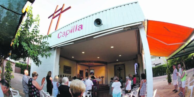 Refuerzos de verano en las parroquias de zonas turísticas de la archidiócesis de Valencia 1 Más de una treintena de sacerdotes refuerzan este verano las parroquias de zonas turísticas de la archidiócesis de Valencia