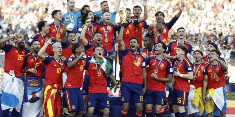 El "Imperio de la Roja" conquista y gana la batalla en el cielo y tierra