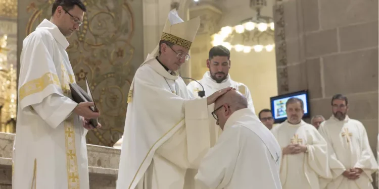 Siguiendo el camino de Calasanz. Ordenación sacerdotal de Albert Moliner