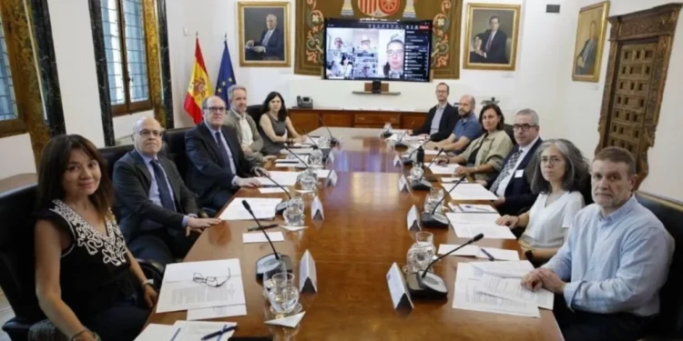 Atasco institucional en los abusos de la Iglesia: el Defensor evalúa 450 casos, pero la Iglesia no ha recibido ninguno