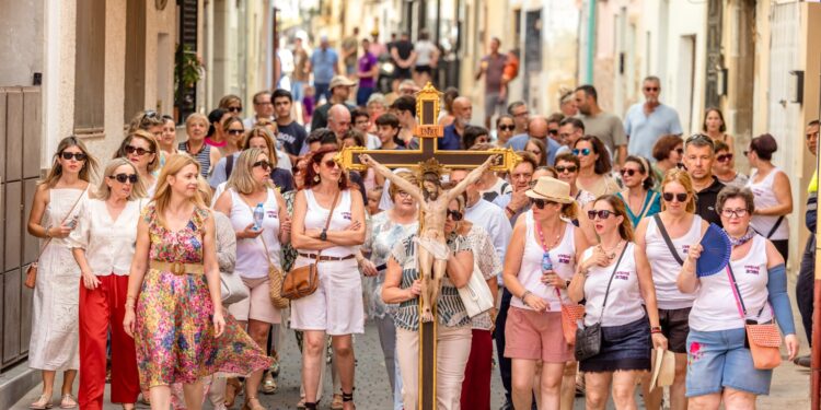 Finestrat vive su jornada más emotiva con el día del Santíssim Crist del Remei