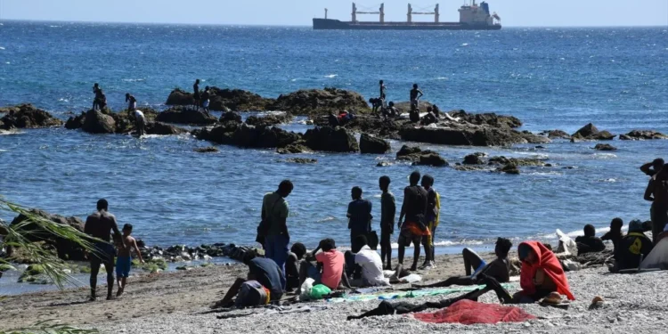 Las comunidades religiosas de Ceuta se unen contra la crisis migratoria mientras el Gobierno todo lo ve bien