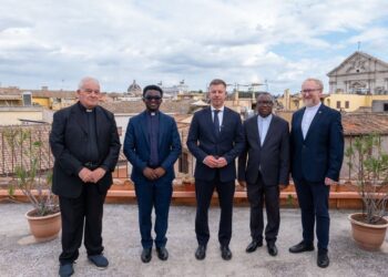 Péter Magyar visita la Casa General de las Escuelas Pías en Roma