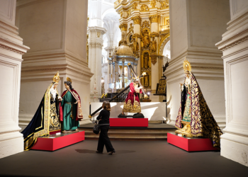 Reapertura de la Catedral de Granada tras los terremotos para las visitas turísticas