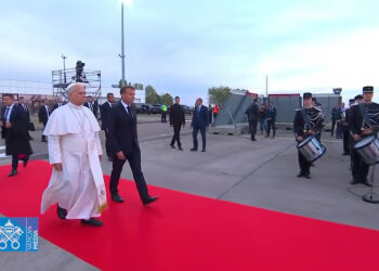 El Papa León XIV concluye su visita apostólica a Francia tras un intenso recorrido por París, Lourdes y Metz